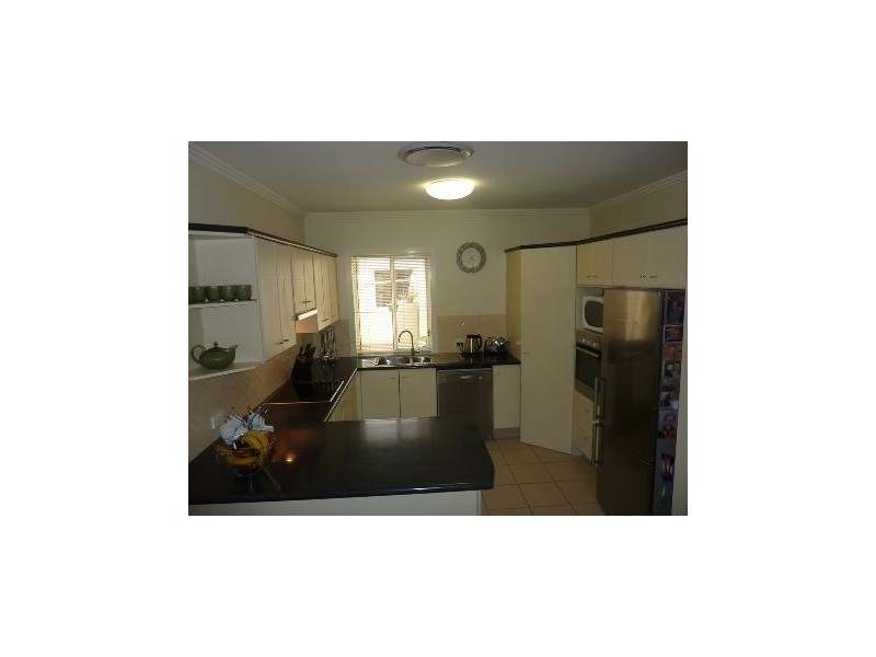 35 Abby Crescent, Ashmore QLD 4214