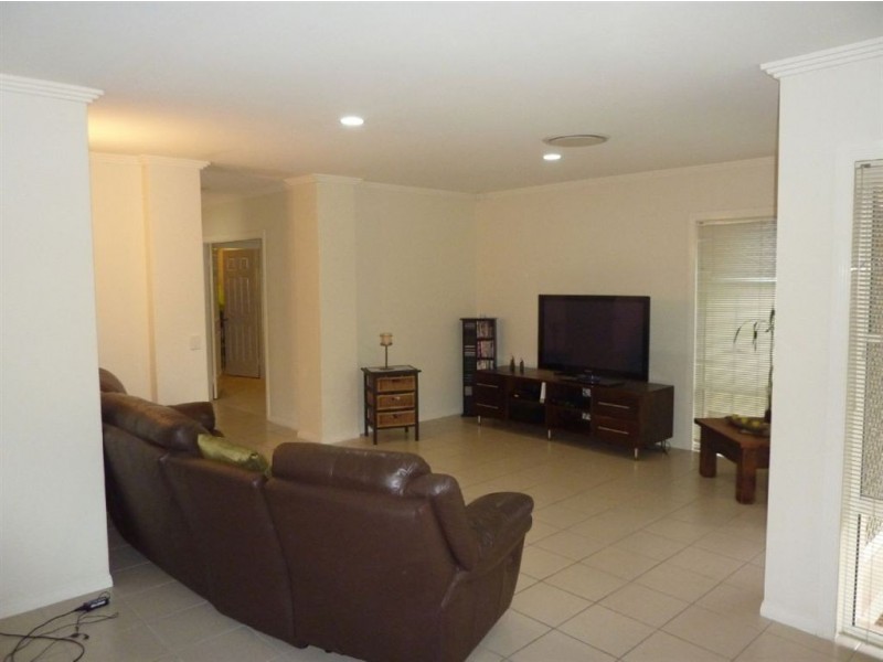 35 Abby Crescent, Ashmore QLD 4214