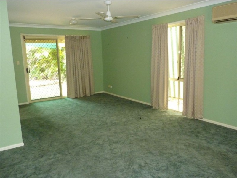 1 Cook Close, Southport QLD 4215