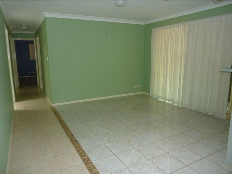 1 Cook Close, Southport QLD 4215