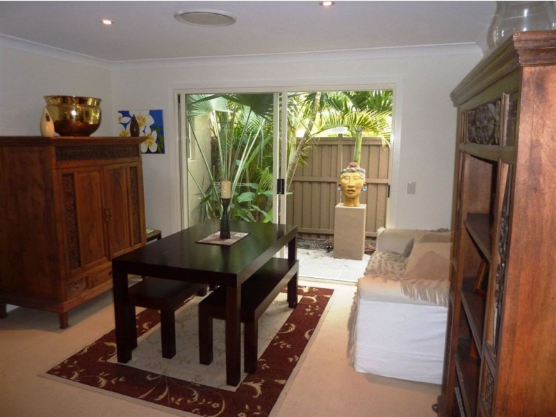 3 Abby Crescent, Ashmore QLD 4214