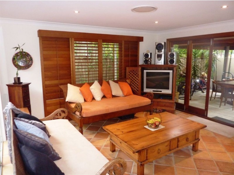 3 Abby Crescent, Ashmore QLD 4214