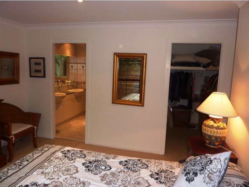 3 Abby Crescent, Ashmore QLD 4214