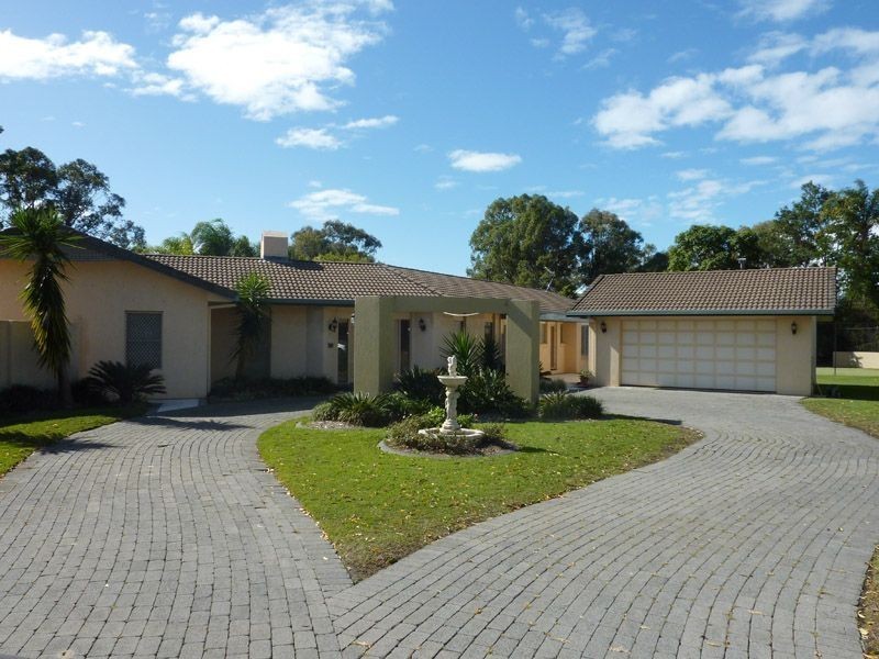 47 Marbella Drive, Benowa QLD 4217