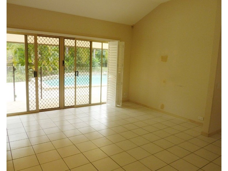 47 Marbella Drive, Benowa QLD 4217