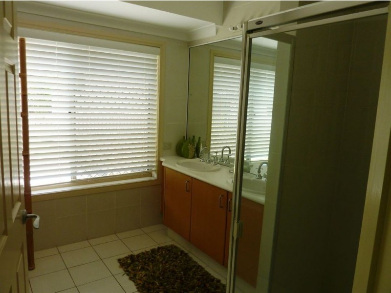 47 Marbella Drive, Benowa QLD 4217