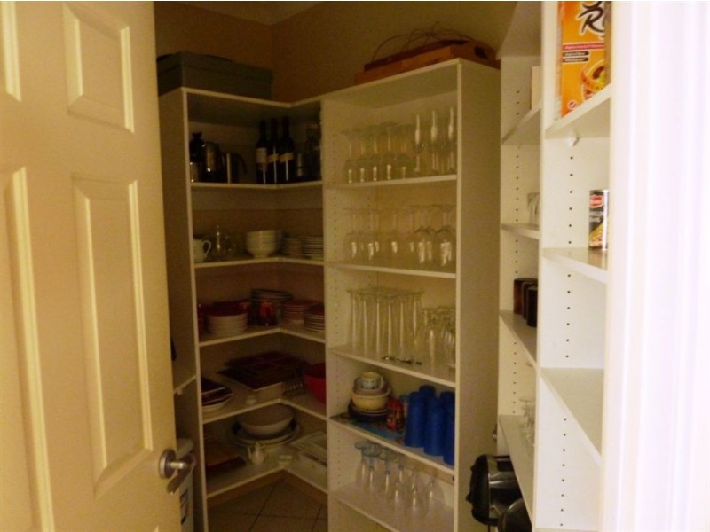 47 Marbella Drive, Benowa QLD 4217