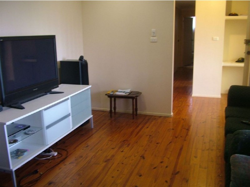 2 Hosea Street, Southport QLD 4215