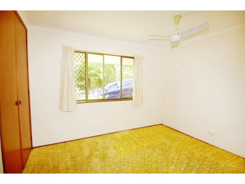 8 Tulla Place, Ashmore QLD 4214