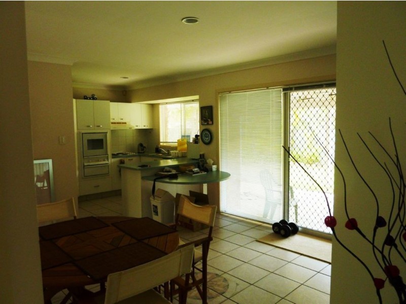 30 Kosciusko Crescent, Southport QLD 4215