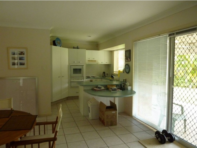 30 Kosciusko Crescent, Southport QLD 4215