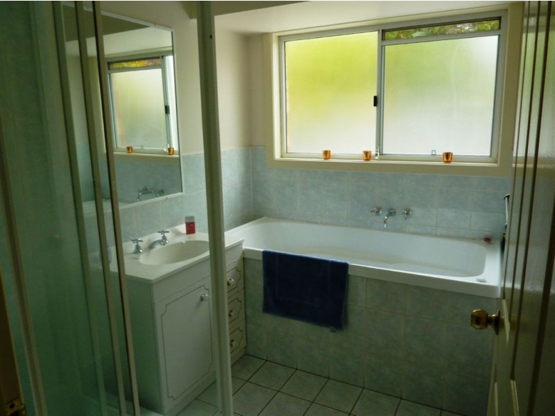 30 Kosciusko Crescent, Southport QLD 4215