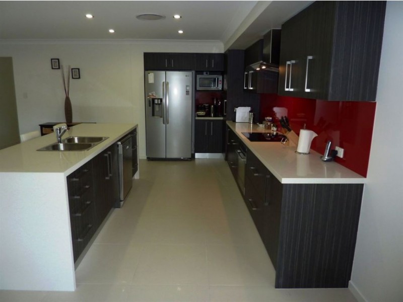 105 Parasol Street, Ashmore QLD 4214