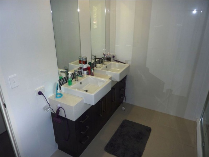 105 Parasol Street, Ashmore QLD 4214