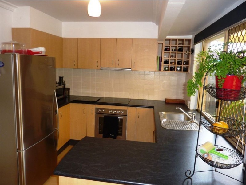 2/11 Galloway Drive, Ashmore QLD 4214