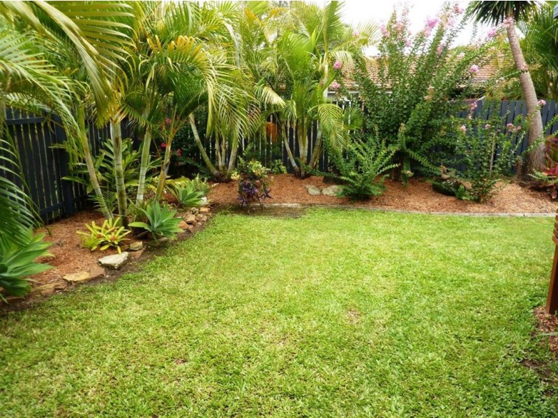2/11 Galloway Drive, Ashmore QLD 4214