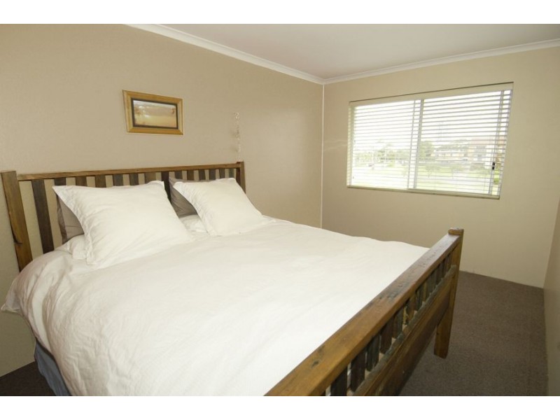 11/26 Labrador Street, Labrador QLD 4215