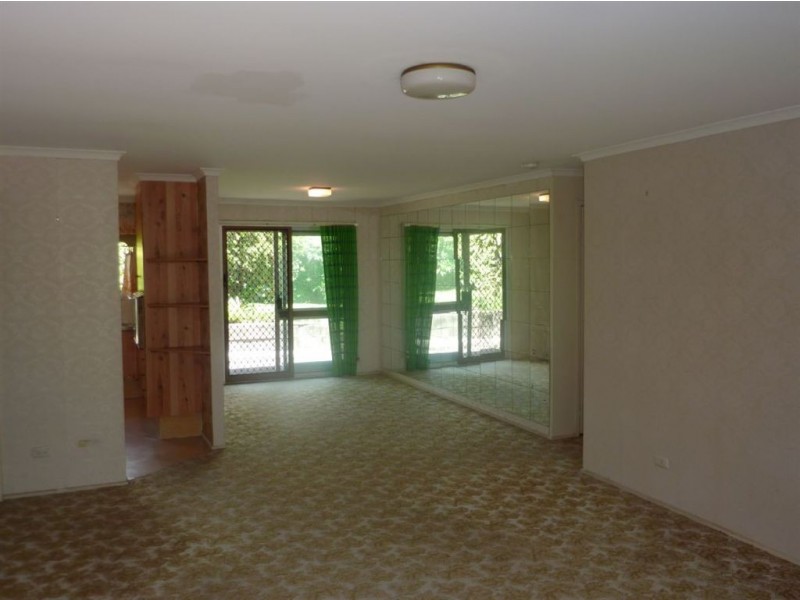 20 Crinum Crescent, Southport QLD 4215