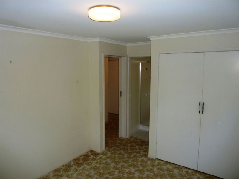 20 Crinum Crescent, Southport QLD 4215