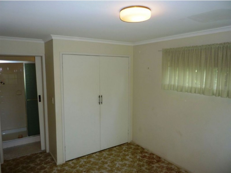 20 Crinum Crescent, Southport QLD 4215