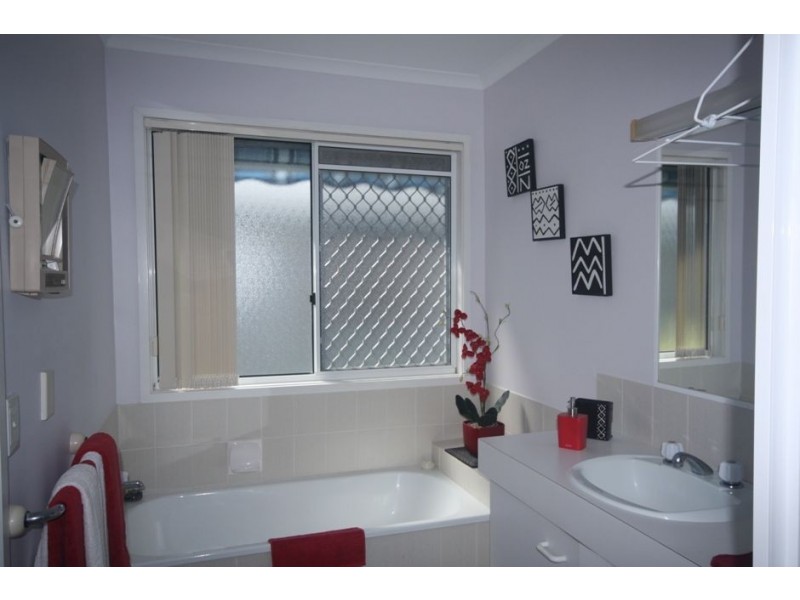 100/368 ‘Paradise Lakes Resort’ Oxley Drive, Runaway Bay QLD 4216