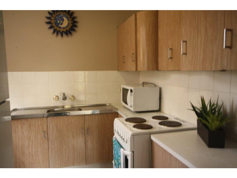 6/224 Marine Parade, Labrador QLD 4215