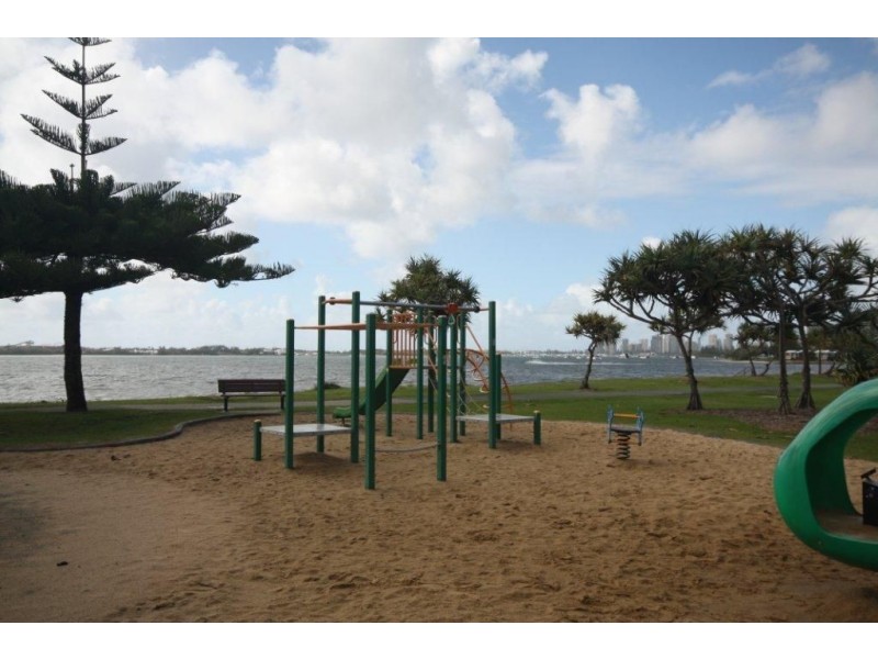 6/224 Marine Parade, Labrador QLD 4215