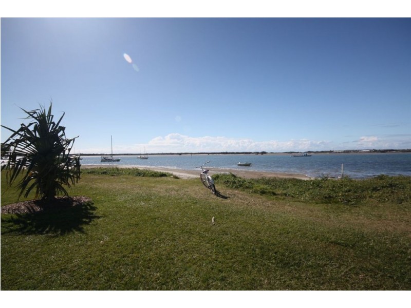 6/224 Marine Parade, Labrador QLD 4215