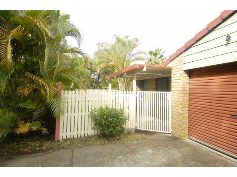 1/3 Morinda Way, Labrador QLD 4215