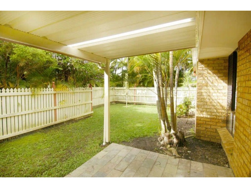 1/3 Morinda Way, Labrador QLD 4215