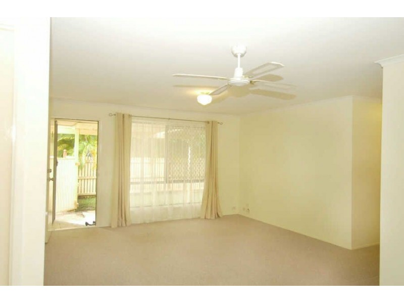 1/3 Morinda Way, Labrador QLD 4215