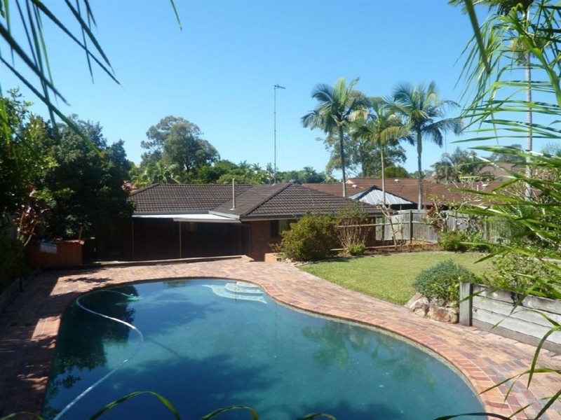 24 Evans Drive, Benowa QLD 4217