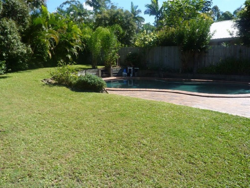 24 Evans Drive, Benowa QLD 4217
