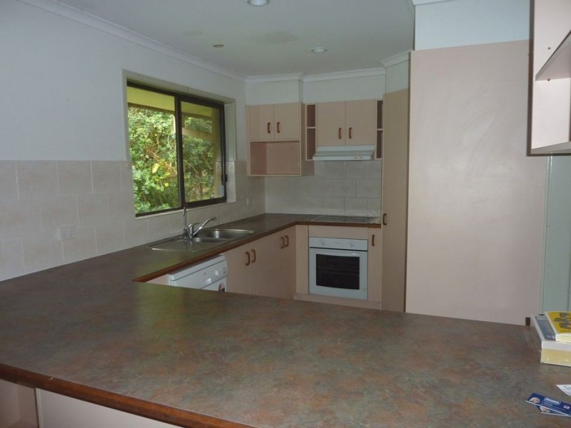 19 Dunkeith Avenue, Benowa QLD 4217