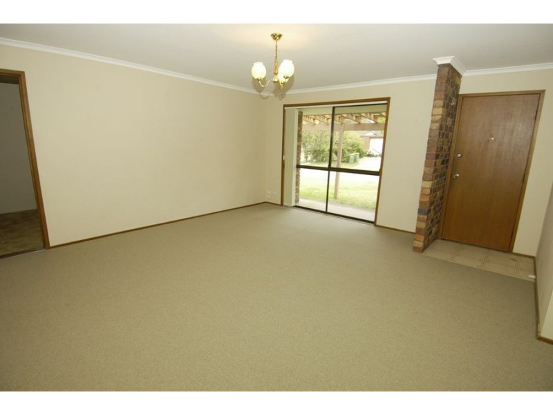 9 Canterbury Chase, Ashmore QLD 4214