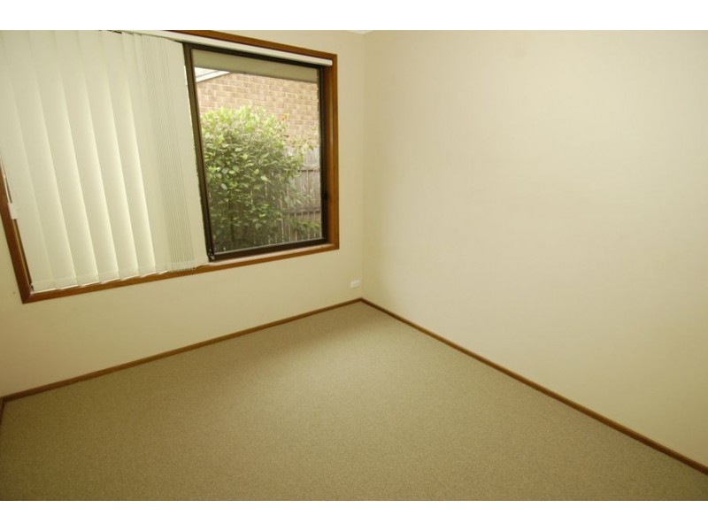 9 Canterbury Chase, Ashmore QLD 4214