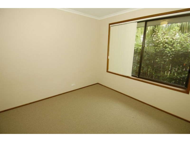 9 Canterbury Chase, Ashmore QLD 4214