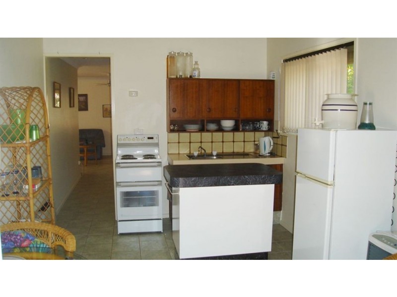 10 Tomanbil Terrace, Ashmore QLD 4214