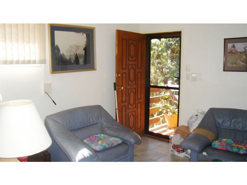 10 Tomanbil Terrace, Ashmore QLD 4214