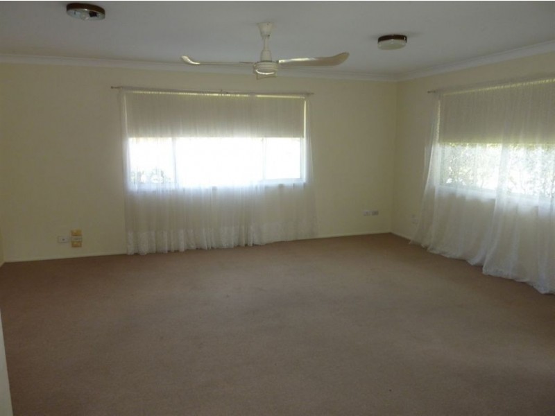43 Macquarie Avenue, Molendinar QLD 4214