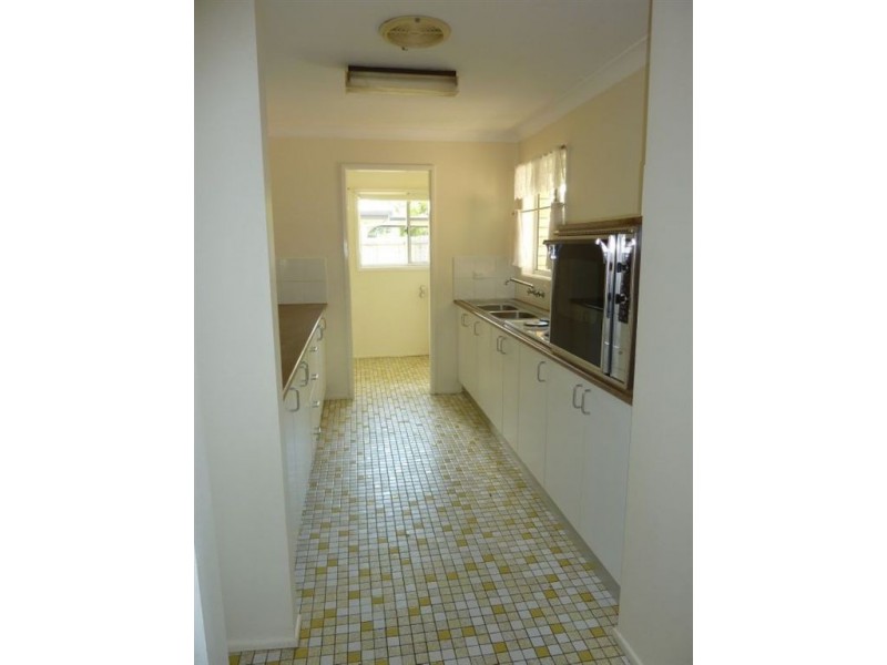 43 Macquarie Avenue, Molendinar QLD 4214