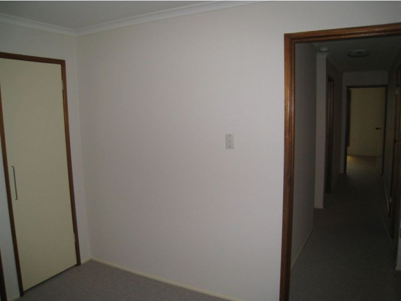 5 Merinda Court, Southport QLD 4215