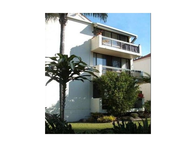 4/13 Federation Avenue, Broadbeach QLD 4218