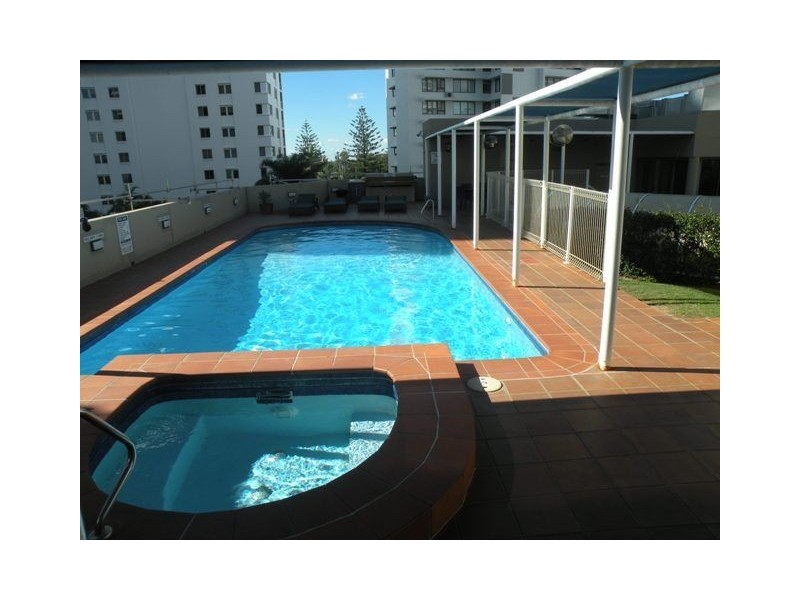 4/13 Federation Avenue, Broadbeach QLD 4218