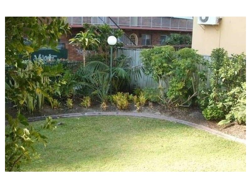 4/13 Federation Avenue, Broadbeach QLD 4218