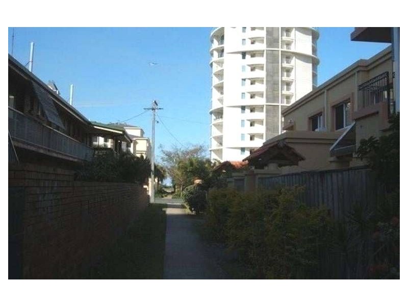 4/13 Federation Avenue, Broadbeach QLD 4218