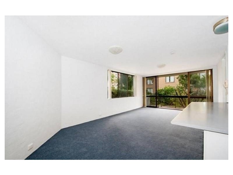 4/13 Federation Avenue, Broadbeach QLD 4218