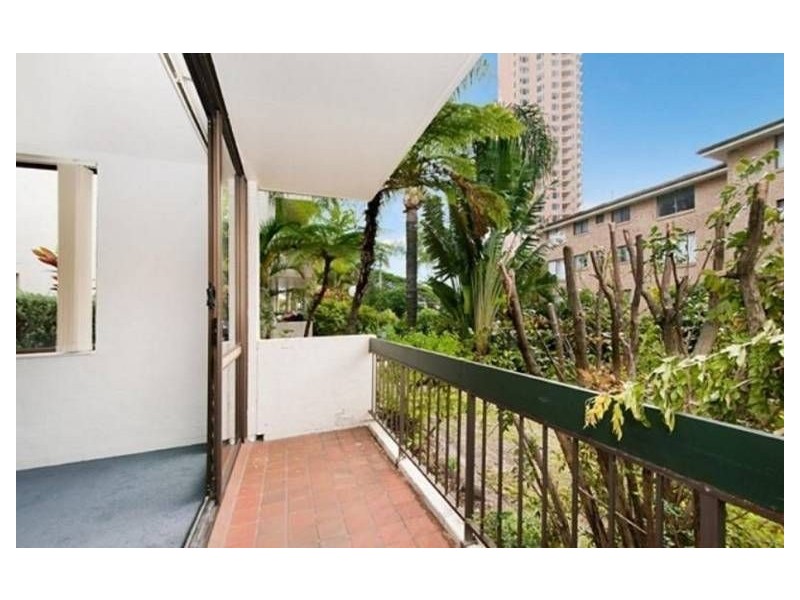 4/13 Federation Avenue, Broadbeach QLD 4218