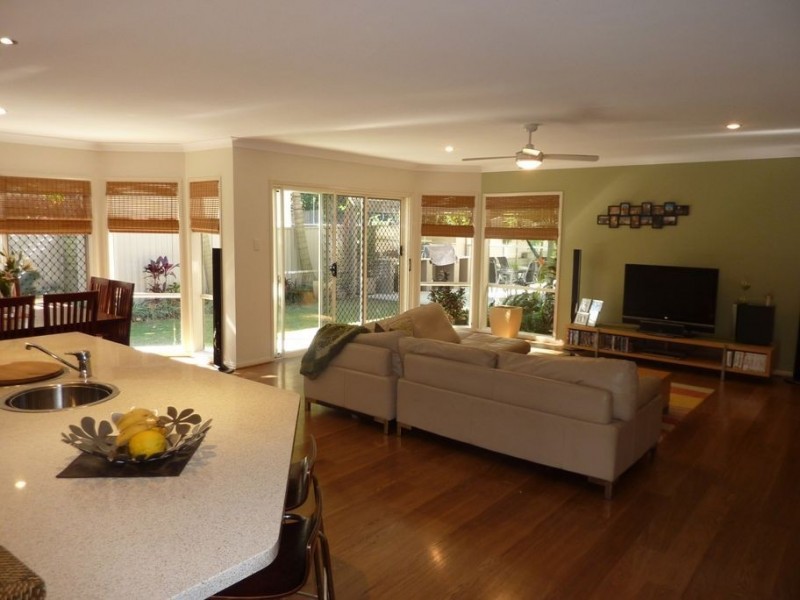 73 Yangoora Crescent, Ashmore QLD 4214