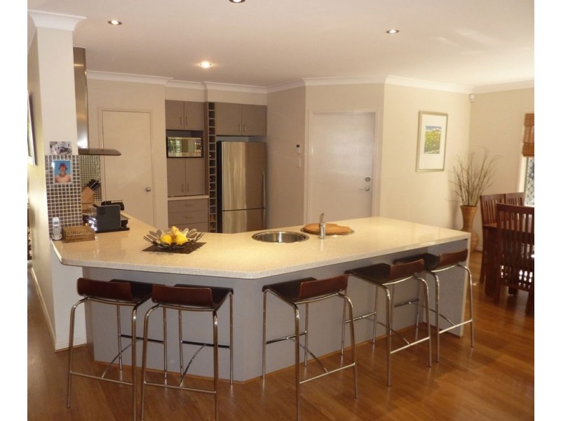 73 Yangoora Crescent, Ashmore QLD 4214